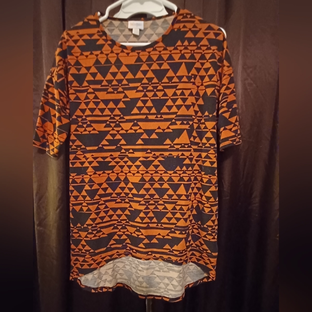 Lularoe top
